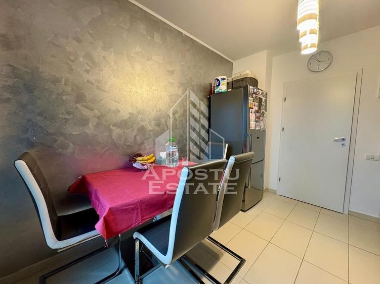 Apartament cu 3 camere decomandat, mobilat în Tipografilor