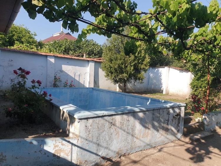 Casă cu 4 camere în Pârneava