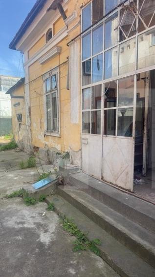 Casă cu 3 camere cu Teren 450 Mp în Central