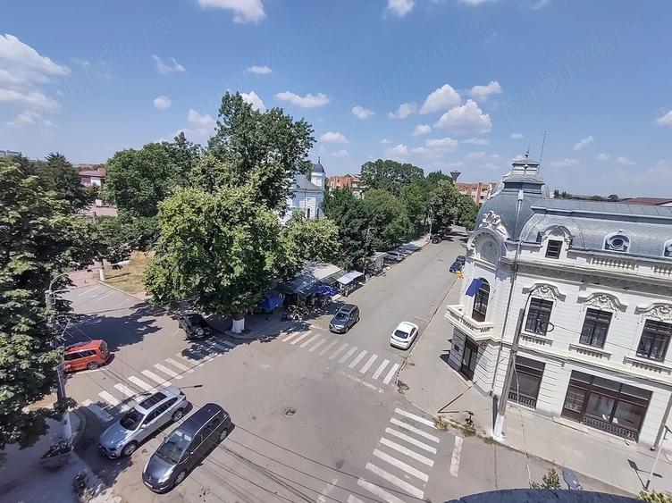 Apartament cu 3 camere decomandat în Ultracentral