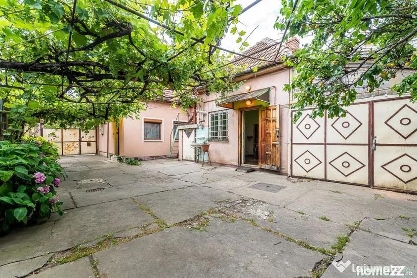 Casă cu 3 camere cu Teren 370 Mp în Central