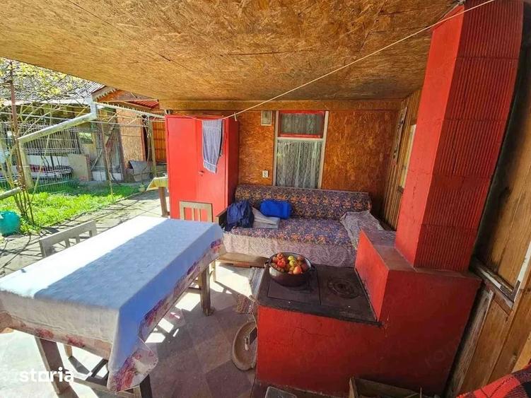 Casă cu 4 camere cu Teren 1142 Mp în Vorța