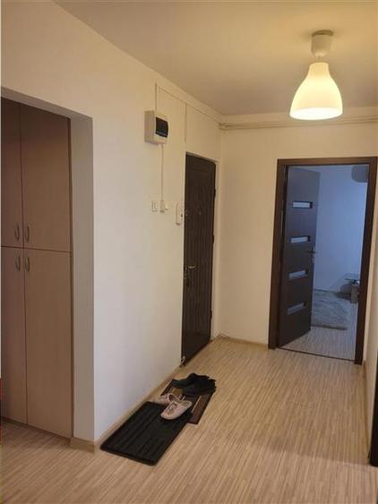 Apartament cu 3 camere decomandat, mobilat în Bistrița Lac