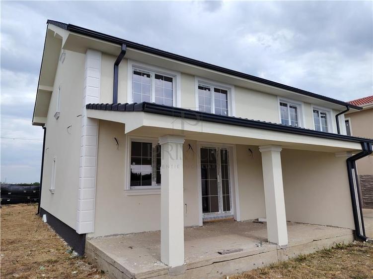 Duplex cu 4 camere cu Canalizare în Urseni