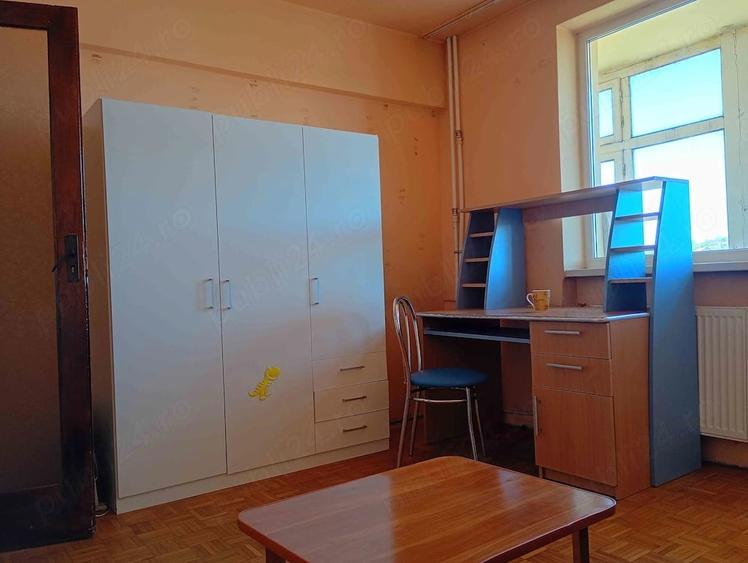 Garsonieră decomandată în Decebal