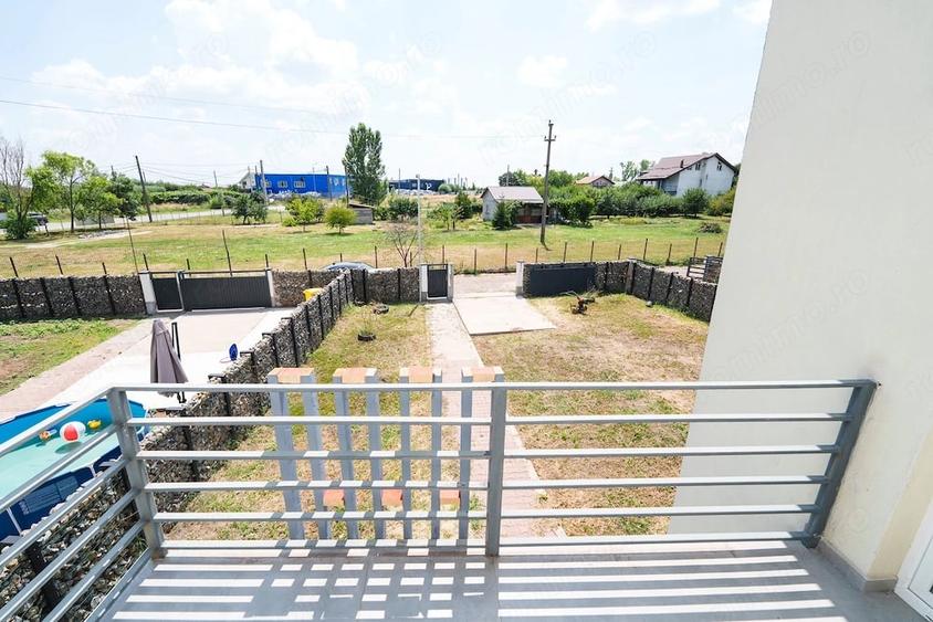 Casă cu 5 camere cu Teren 350 Mp în Pielești