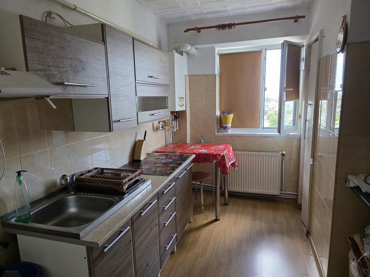 Apartament cu 3 camere decomandat în Plantelor