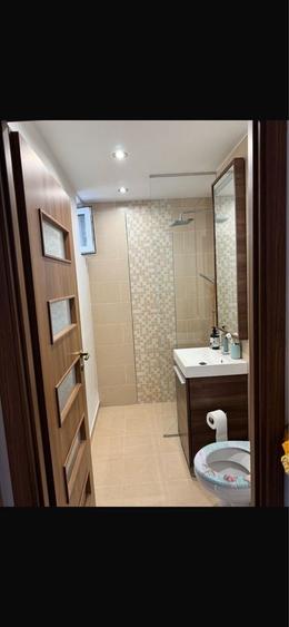 Apartament cu 4 camere decomandat în Paleu