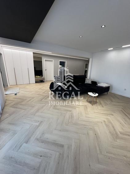 Duplex cu 6 camere cu Canalizare în Strei
