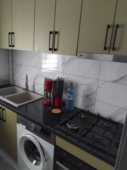 Apartament cu 2 camere semidecomandat în Siminicea