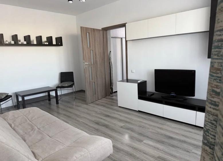 Apartament cu 2 camere decomandat în Păcii