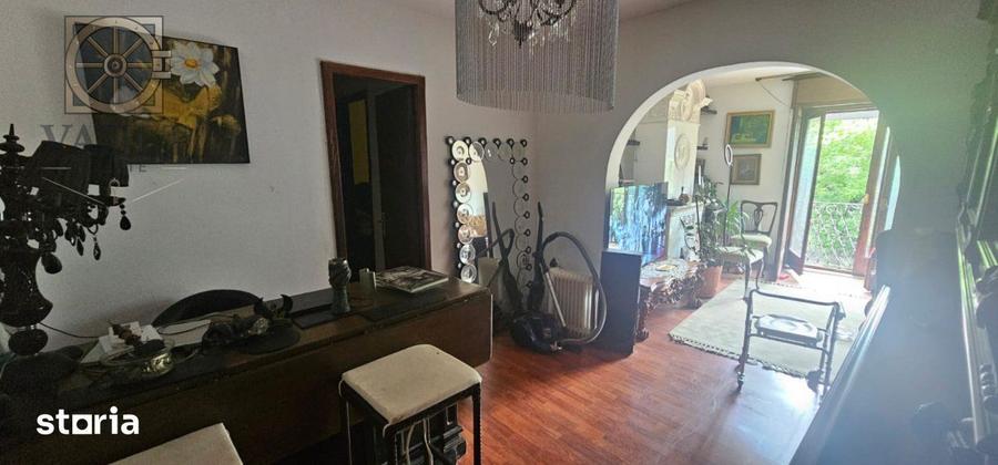 Apartament cu 3 camere decomandat, mobilat în Foișorul de Foc