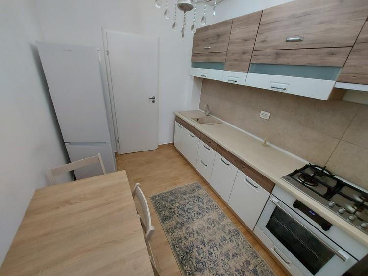 Apartament cu 2 camere decomandat în Păcii