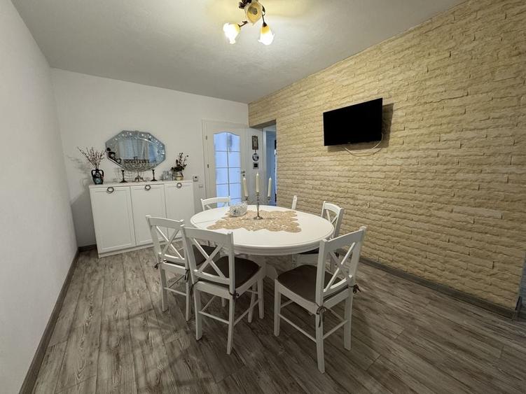 Casă cu 4 camere în Gruiu