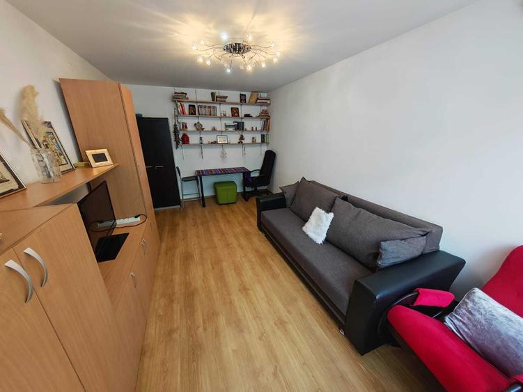 Apartament cu 2 camere decomandat în Drumul Taberei