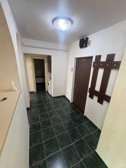 Apartament cu 2 camere decomandat în Petrești