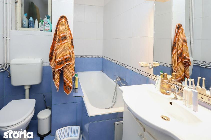 Apartament cu 3 camere ?i balcon in Piata Romana-Comision 0%! - 2