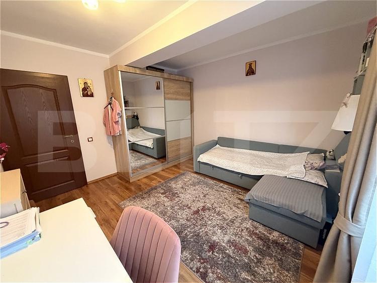 Apartament cu 3 camere decomandat, mobilat în Florești