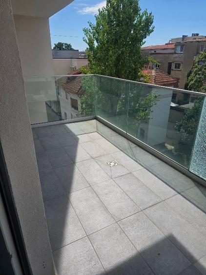Apartament cu 3 camere decomandat, mobilat în Calea Călărașilor