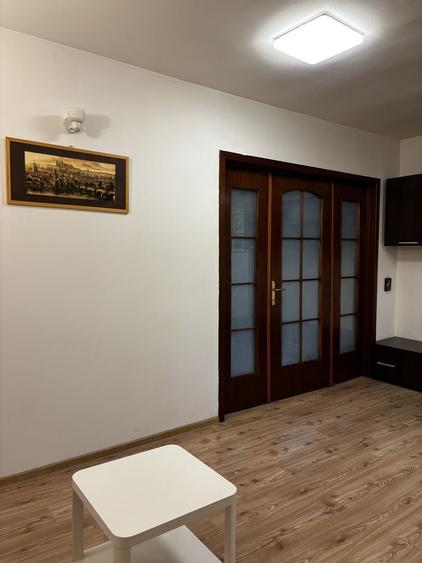 Apartament cu 2 camere semidecomandat în Apărătorii Patriei