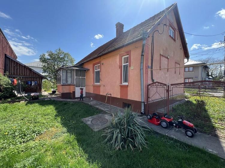 Casă cu 3 camere în Central