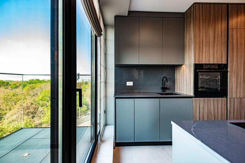 Apartament cu 3 camere în Barbu Văcărescu