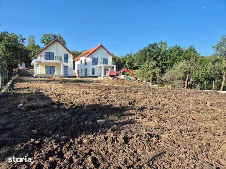 Casă cu 5 camere cu Teren 700 Mp în Mărăști