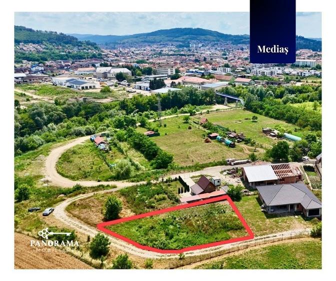 Teren Construcții intravilan de 752 mp, în Est