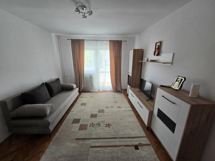 Apartament cu 3 camere semidecomandat în Olimpia-Stadion