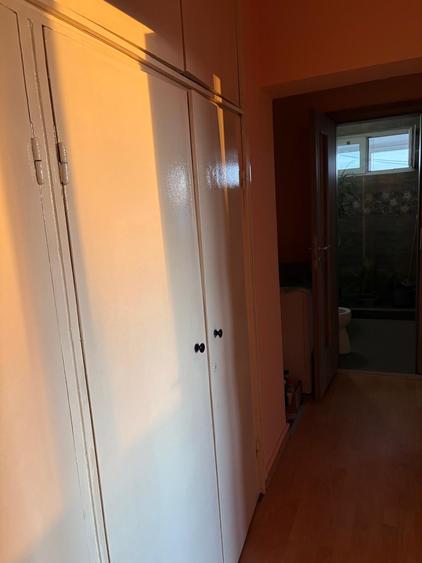 Apartament cu 3 camere semidecomandat în Titan