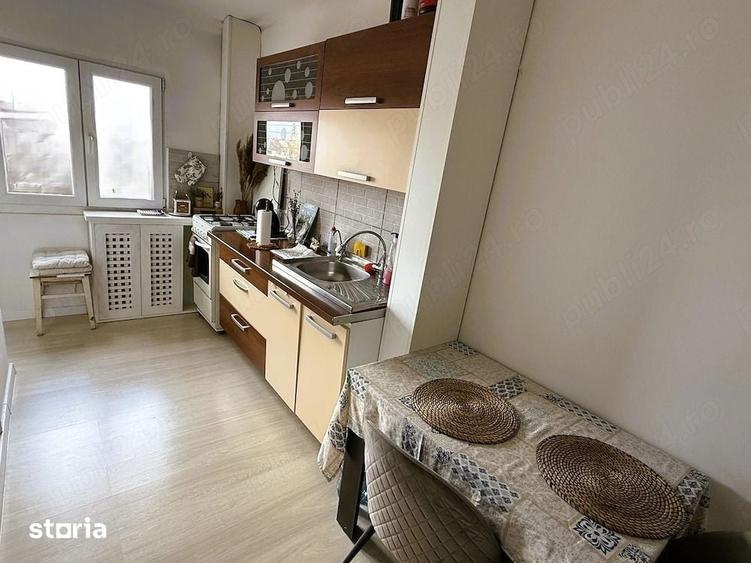 Apartament cu 2 camere decomandat în Rovine