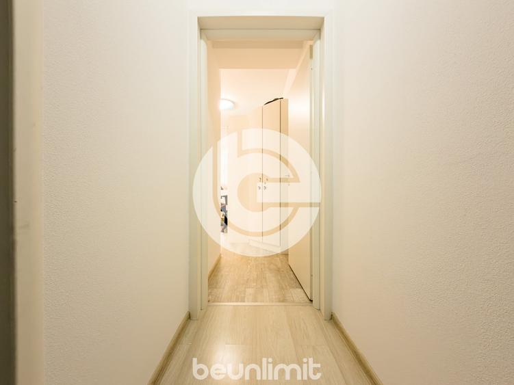 Apartament cu 3 camere semidecomandat, mobilat în Piața Cluj