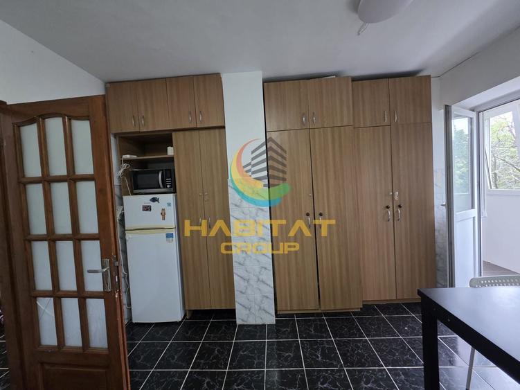 Apartament cu 3 camere semidecomandat, mobilat în Aviației