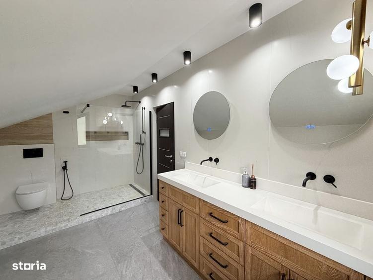 Casă cu 4 camere cu Teren 500 Mp în Central