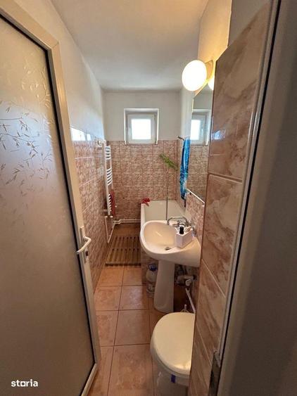 Apartament cu 3 camere semidecomandat în Gara