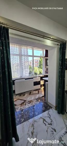 Apartament cu 4 camere decomandat în Central