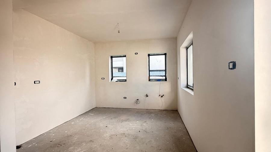 Duplex cu 3 camere cu Canalizare în Moșnița Nouă