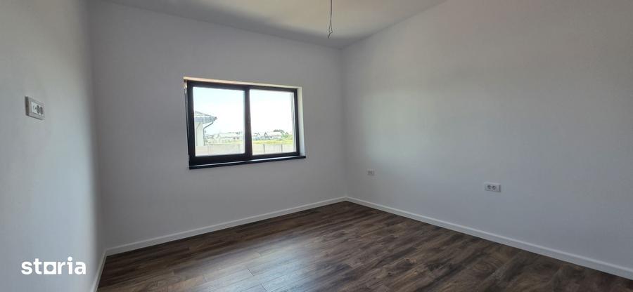 Casă cu 4 camere cu Teren 523 Mp în Clinceni