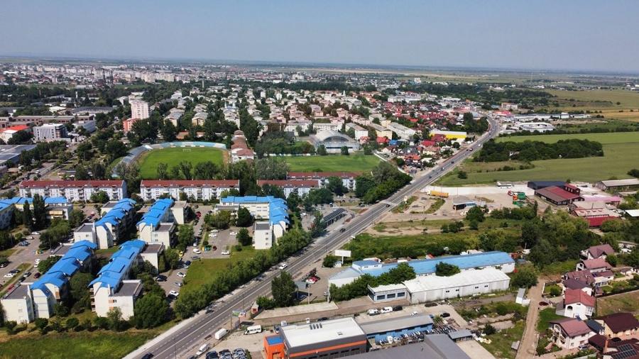 Teren Construcții intravilan de 73351 mp, în Sud