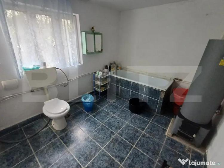 Casă cu 5 camere cu Teren 3900 Mp în Central