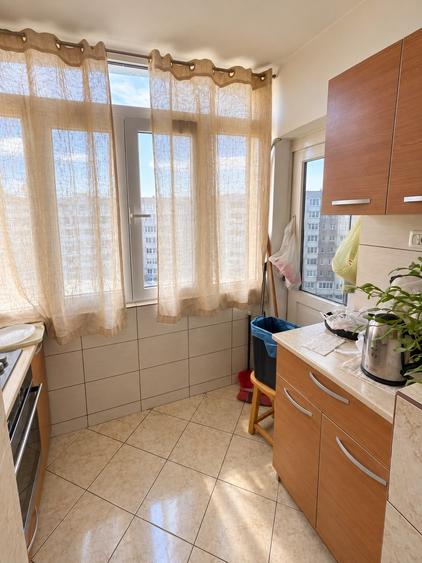 Apartament cu 3 camere decomandat în Iancului