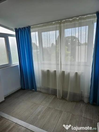 Apartament cu 3 camere decomandat în Tomis II
