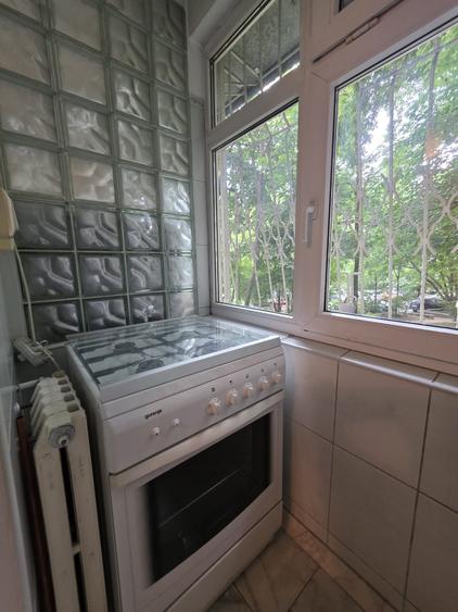 Drumul Taberei, 3 camere, decomandat, 2 min parc, 5 min metrou, etaj 1 - 33