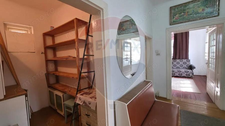 Garsonieră decomandată în Central