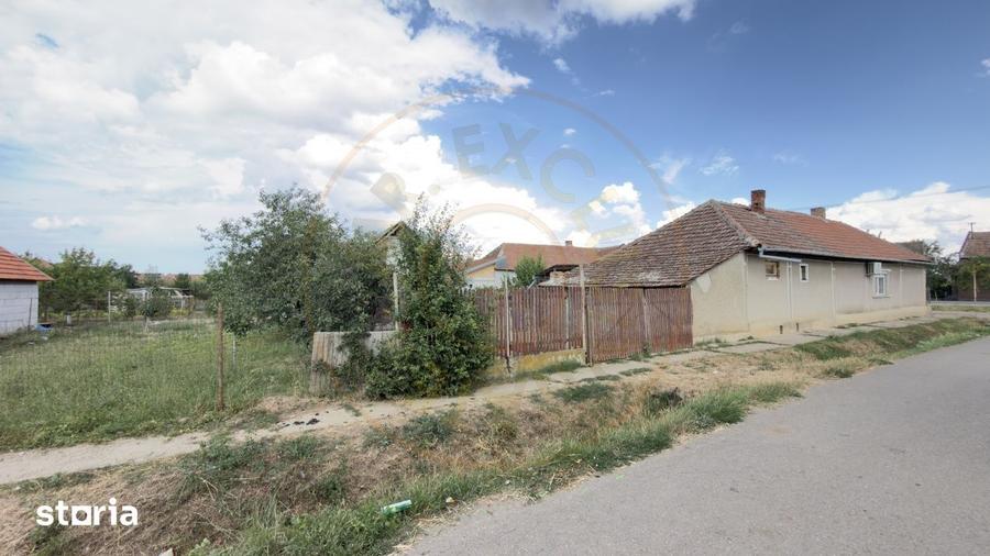 Casă cu 4 camere cu Teren 1005 Mp în Căpleni