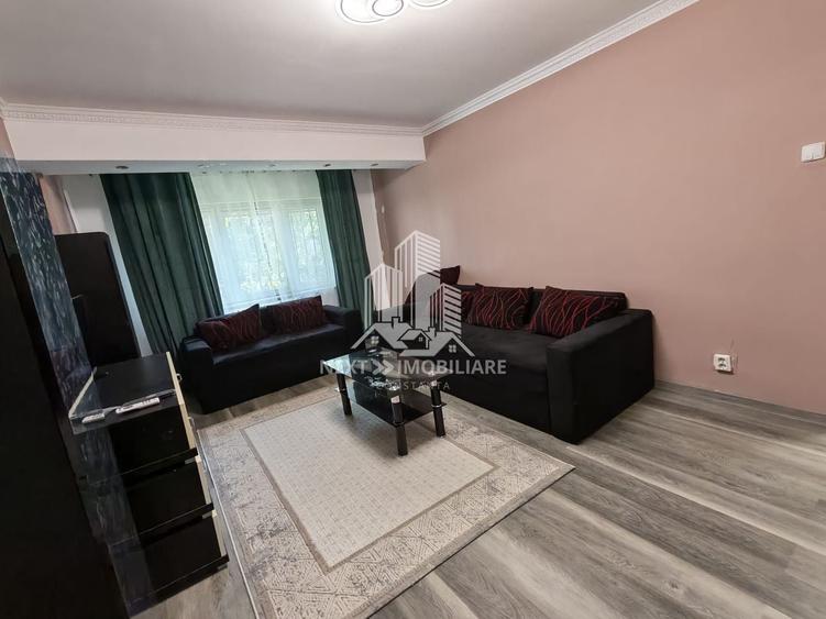Apartament cu 2 camere semidecomandat, mobilat în Casa de Cultură
