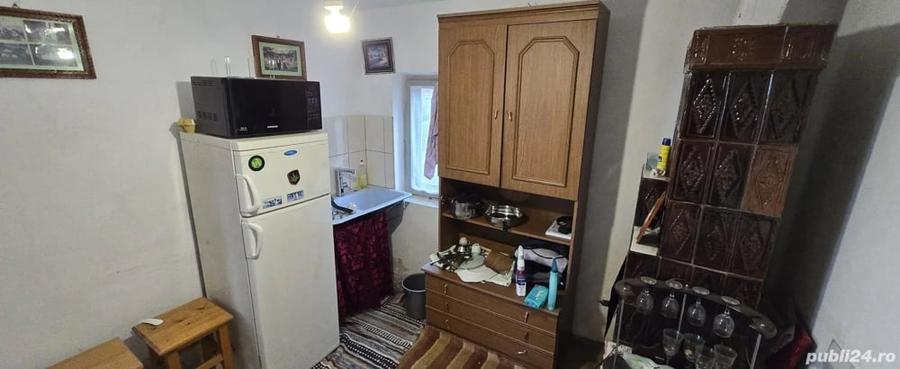 Casă cu Teren 6330 Mp în Poienari
