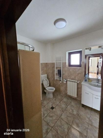 Casă cu 4 camere în Hudum