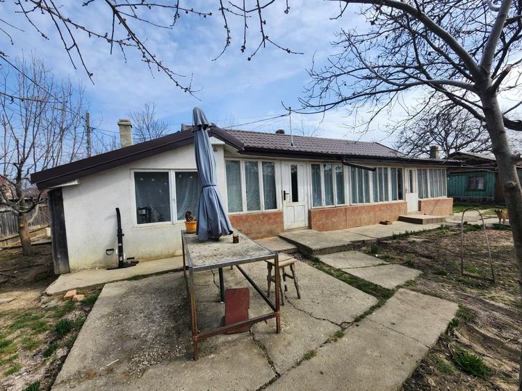 Casă individuală cu 2 camere cu Garaj în Exterior Vest