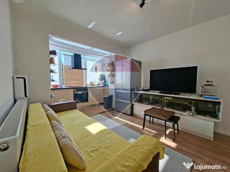 Apartament cu 3 camere decomandat în Săsar